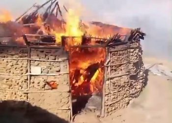 Watch: Runaway Veld Fire Engufles Houses And Cars In KwaZulu-Natal