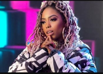 Gigi Spills the Beans on Her Secret to a Sizzling Body