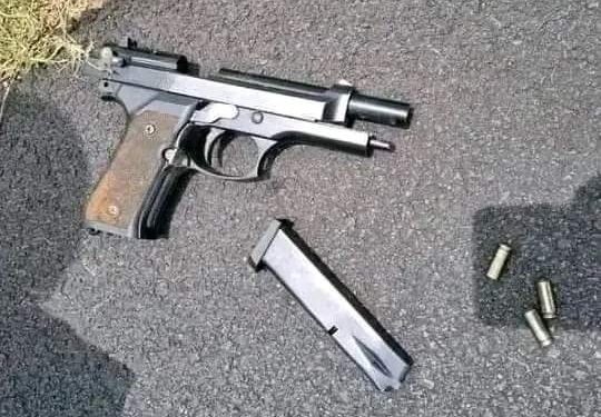 Off-duty police officer guns down girlfriend and is killed by metro police in Florida, Durban