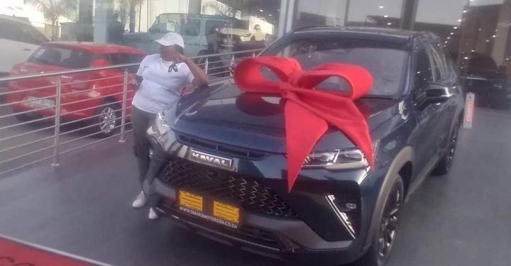 A woman bought a brand new Havaal but she was hijacked shortly after leaving the dealership