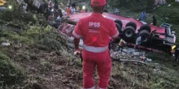 Eight Killed in Tragic Car and Truck Collision on N2 in KwaZulu-Natal