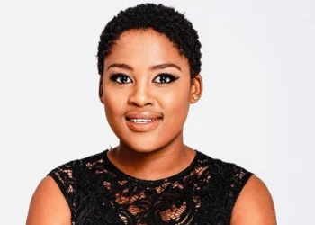 Asavela Mqokiyana’s Post-Divorce Glow or Fashion Blunder? Fans React to Her Latest Outfit Choice