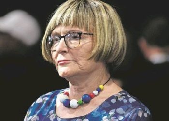 Helen Zille Clashes with Kay Sexwale Over Allegations of Divisiveness