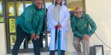 Barefoot Gesture by MK Party Leaders Sparks Online Debate on Cultural Sensitivity