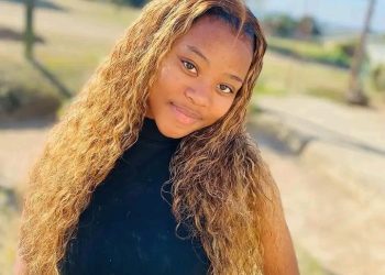 Naledi Aphiwe was removed from the stage by fans while performing