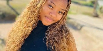 Naledi Aphiwe was removed from the stage by fans while performing