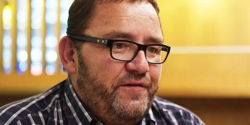 Trump Threatens Aid Cut to South Africa Over Land Reform Claims as “Kill the Boer” Legal Battle Escalates