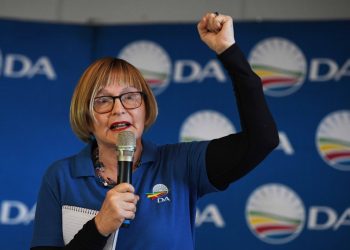 DA’s Helen Zille Backs Tony Leon for Key Role, ANC Pushes Back