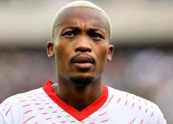 Kaizer Chiefs Sign Bafana Bafana Striker Khanyisa Mayo from CR Belouizdad