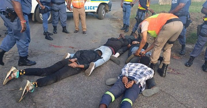 Another CIT Robbing Ended In Tears For Suspects, See What SAPS Did To Them That Got SA Talking