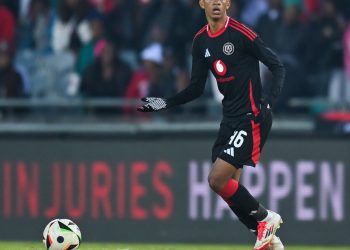 Mamelodi Sundowns and Orlando Pirates Tied 1-1 at Halftime in Betway Premiership Rivalry