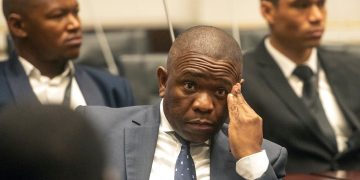 Aide Disputes Police Commissioner’s Claims About His Qualifications at Inquiry