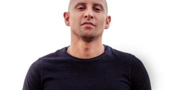 Eyewitnesses Alleged That a Gunman Returned Twice to the Crime Scene, Pretending to Be a Bystander