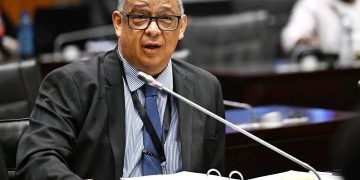 McBride Alleges Former Minister’s Chief of Staff Is Undocumented Zimbabwean