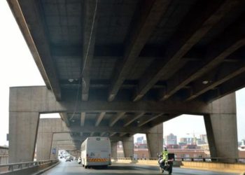 Undocumented Foreign National Jumps Off Johannesburg Bridge to Evade Police