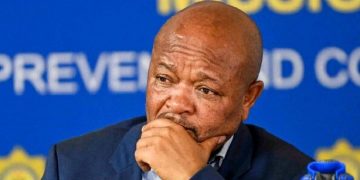 “Betrayed & Blindsided” – Mchunu Accuses Mkhwanazi of Stunning Public Ambush Over Criminal Syndicate