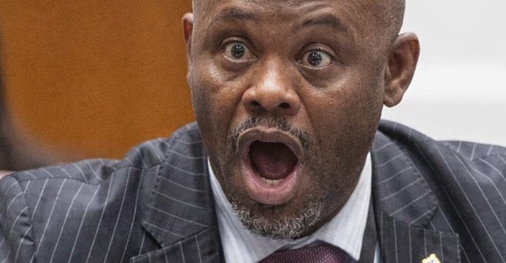 Recording has surfaced of General Shadrack Sibiya speaking with General Senthumule