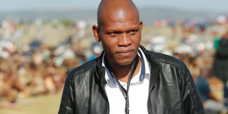 Video: Emotional Moment As Jacob Zuma Pay His Last Tribute To Nkosentsha Shezi With A Song