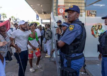 EFF calls for arrests after KuGompo violence over Igbo king