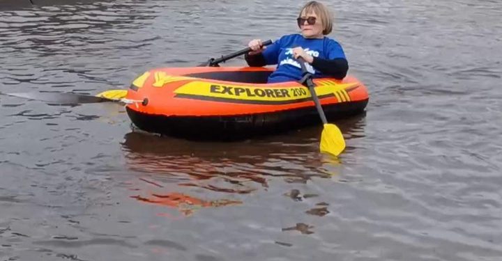 Desperate Attempt To Get Votes? Watch Hellen Zille’s Latest Swimming Stunt