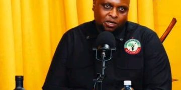 “Playing With Guns Is a Childish Behaviour” – Floyd Shivambu Slams Julius Malema