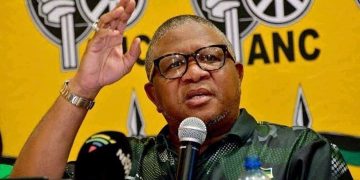 A Moment of Humanity: Mbalula’s Heartbreaking Message to Minister Tolashe