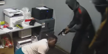Watch: Armed robbers storm bakery offices in Limpopo